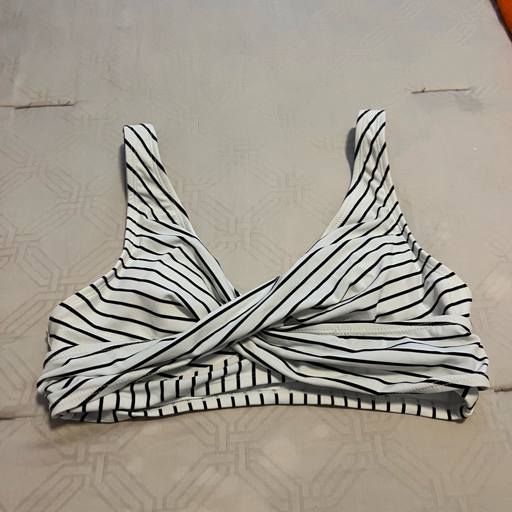 CupShe Black and White Stripe Twist Bikini Top - S
